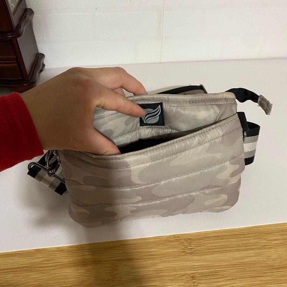 Think Rolyn Crossbody Bag - Picture 4 of 10